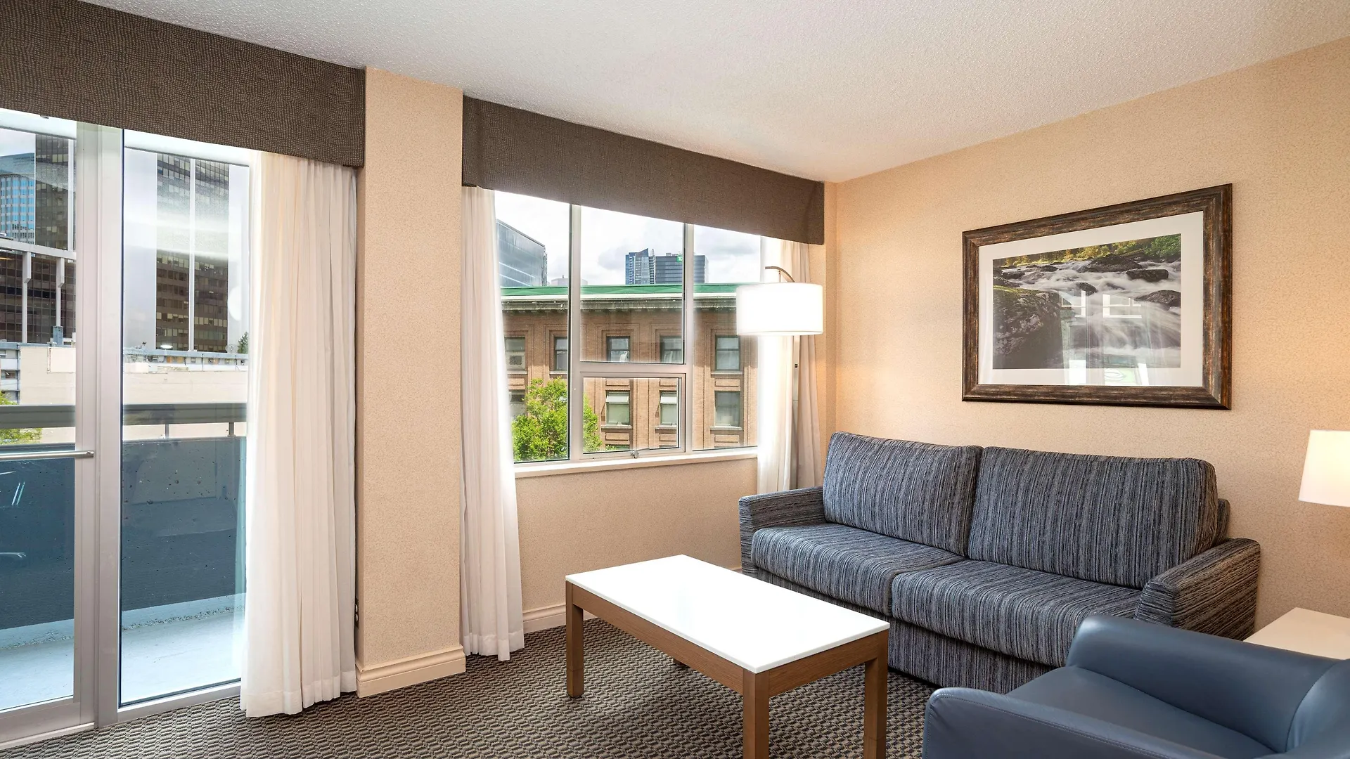 Best Western Premier Chateau Granville Hotel & Suites & Conference Centre Vancouver